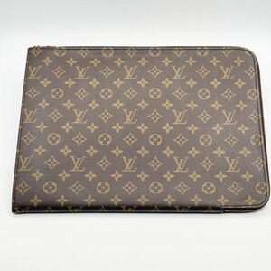 Louis Vuitton Monogram Poche Documents Portfolio (size 15 x 11 in) - 1989 France